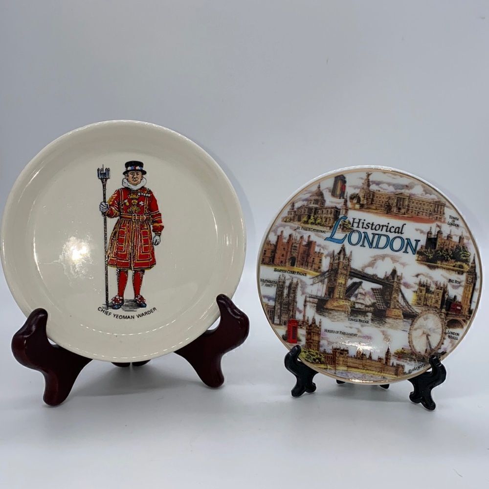 Lot 2 Souvenir Miniature Plates from London